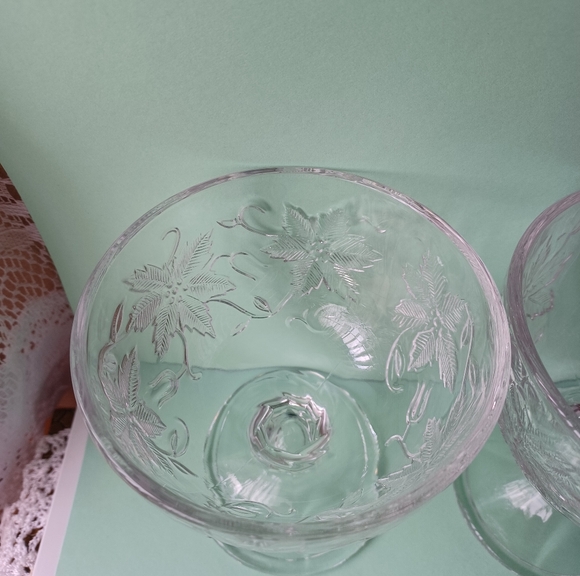 SET OF 4 PRINCESS HOUSE FANTASIA FOOTED DESSERT/SHERBET BOWLS POINSETTIA PATTERN - Picture 5 of 15